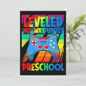 幼稚園のビデオゲームプレーヤー、レベルを重ねて戻ってきた 招待状 (スタンド正面)