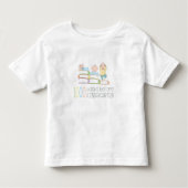 幼稚園のワイシャツの前の1000冊の本 トドラーTシャツ (正面)