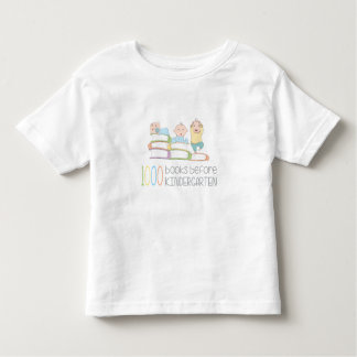幼稚園のワイシャツの前の1000冊の本 トドラーTシャツ