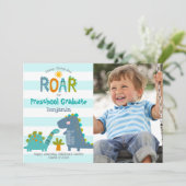 幼稚園の卒業写真恐竜の少年おもしろいかわいい 招待状 (スタンド正面)