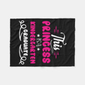 幼稚園の卒業最終日 フリースブランケット (正面(横))