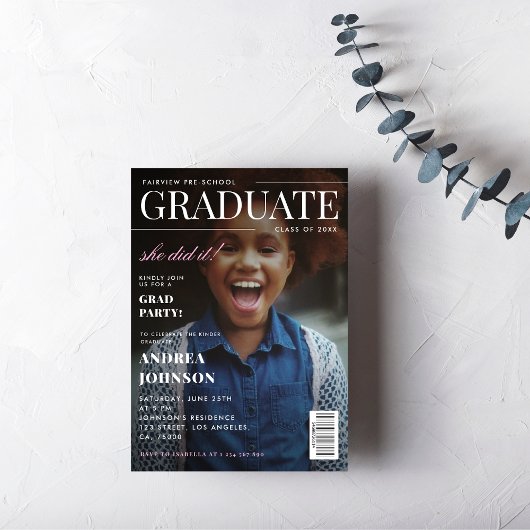 幼稚園の女の子の卒業式 子供の雑誌の表紙 招待状