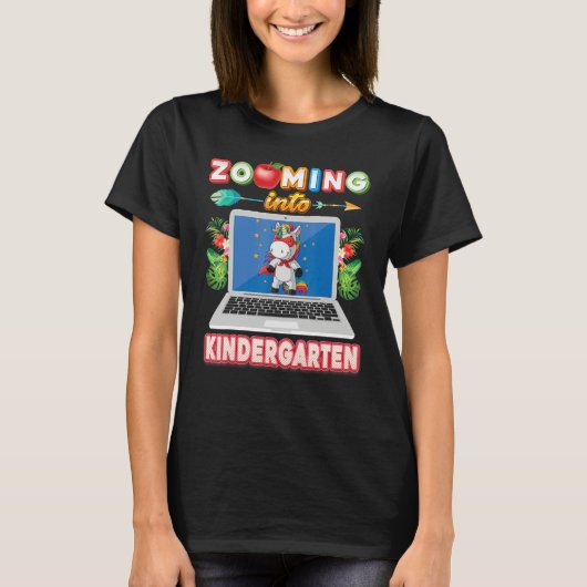 幼稚園の学年にズームインするバーチャルユニコーンキ Tシャツ (正面)