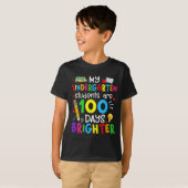 幼稚園の学生100名が明るい100日 Tシャツ (正面フル)