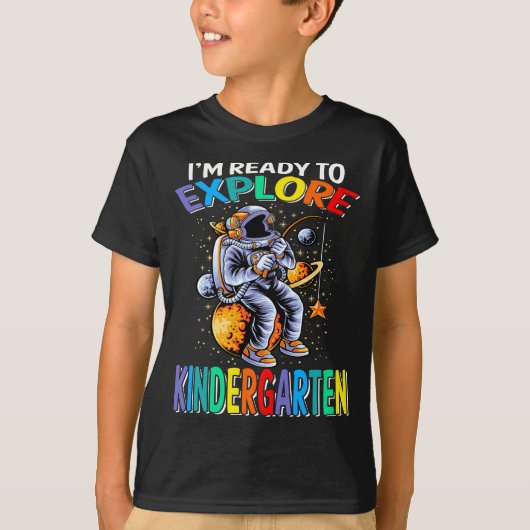 幼稚園の宇宙飛行士を探検する準備ができている Tシャツ (正面)