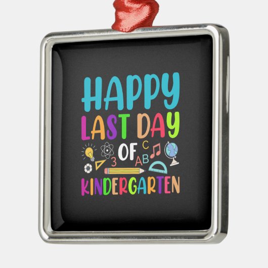 幼稚園の最後の日が幸せ メタルオーナメント (左)