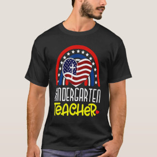 幼稚園の虹の先生の新学期フラグA Tシャツ