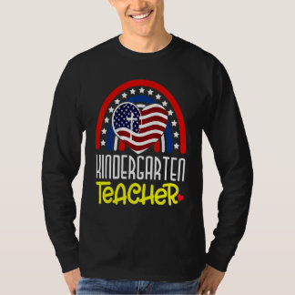 幼稚園の虹の先生の新学期 フラグA Tシャツ