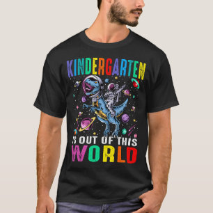 幼稚園は、この世界の恐竜の宇宙飛行士から出ている Tシャツ