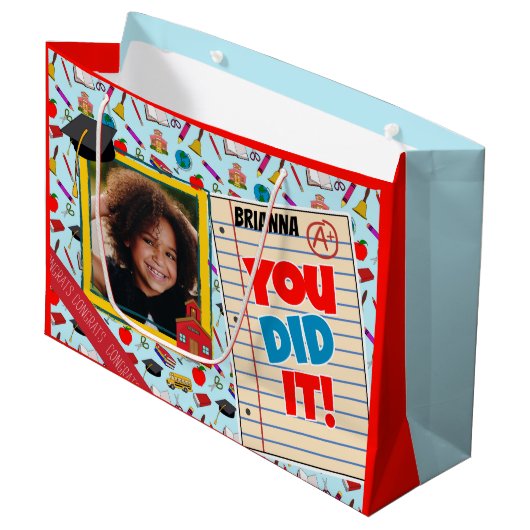 幼稚園または幼稚園の卒業の写真のギフトバッグ ラージペーパーバッグ (正面アングル)