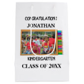 幼稚園カスタム卒者のシャルボード写真 ミディアムペーパーバッグ (裏面)