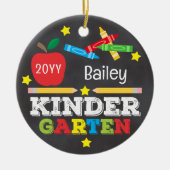 幼稚園カラフルチョーク記念キッズ写真 セラミックオーナメント (正面)