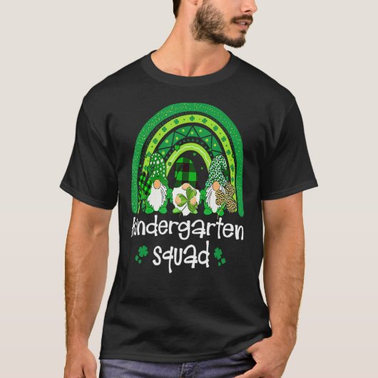 幼稚園スクワッドレインボー格言ハッピーSt patricks Tシャツ (正面)