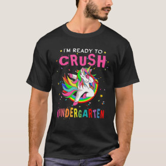 幼稚園ユニコーンの女の子を追い返す準備ができている Tシャツ