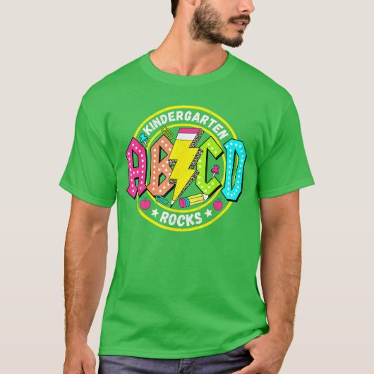 幼稚園ロックス ABCD バックトゥスクール 面白い ロック Tシャツ (正面)