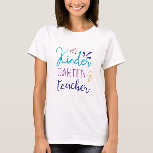 幼稚園先生タイポグラフィ Tシャツ (正面)