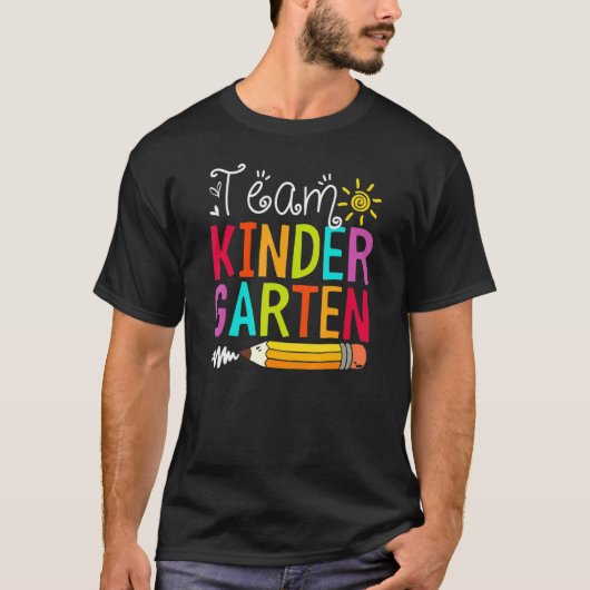 幼稚園先生チーム幼稚園1日目 Tシャツ (正面)