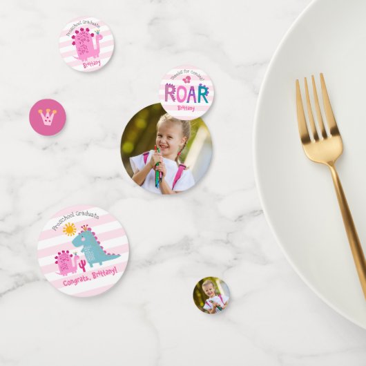 幼稚園卒業 ピンクの恐竜の女の子 2 フォト コンフェッティ (グループ)