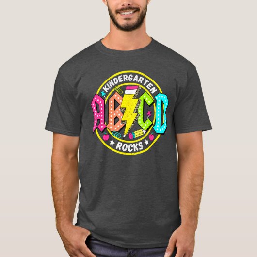 幼稚園 Rocks ABCD バックトゥスクール 面白い ロッケ Tシャツ (正面)