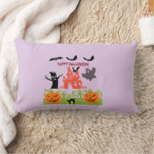 幽霊とカラスが不気味な屋敷の上を舞う ランバークッション (ブランケット)