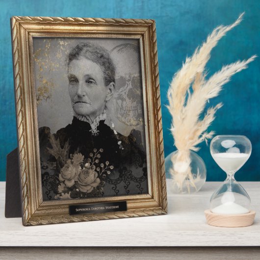 幽霊のよく出るポートレート |プラーク | Old Woman フォトプラーク (側面)