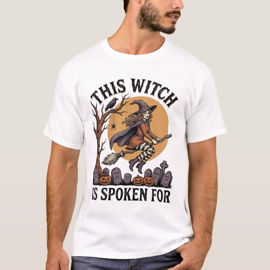 幽霊の出る墓地 ヴィンテージ風の文字 Funny Witch Tシャツ (正面)