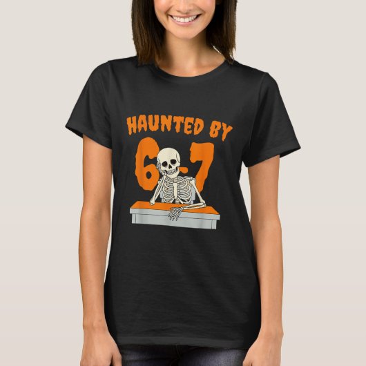 幽霊の67(シックスセブン)ミーム 骸骨の手 ハロウィン Tシャツ (正面)