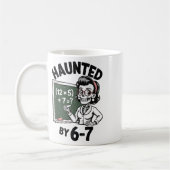 幽霊の67スケルトン数学教師ハロウィンコスチューム コーヒーマグカップ (左)