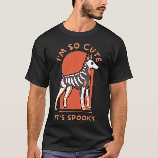 幽霊みたいに可愛い面白いドーベルマン・ハロウィン Tシャツ (正面)