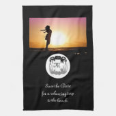 幽霊カニのシルエットとシャドーモノグラム写真 キッチンタオル (縦)