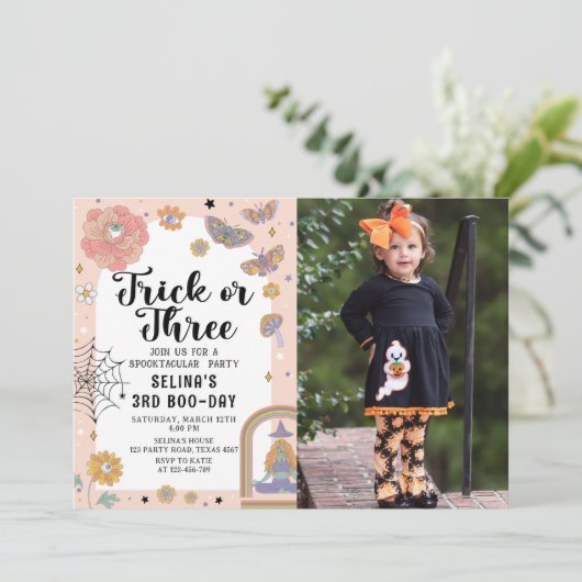 幽霊トリックまたは3ハロウィーン3回目の誕生日の写真 招待状 (スタンド正面)