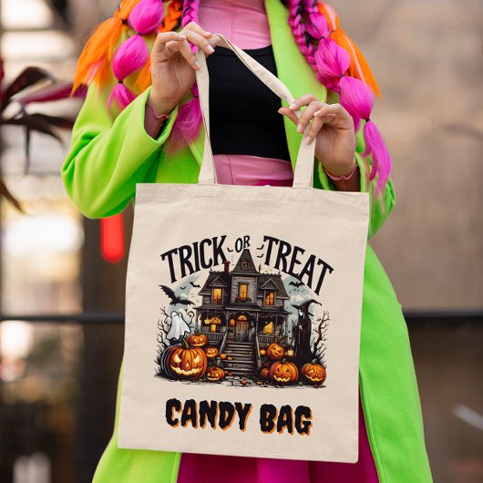 幽霊不気味とカボチャのハロウィーンの夜 トートバッグ