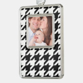 幾何スタイリッシュ白黒パタ千鳥格子のーン シルバープレートフレームオーナメント (左)