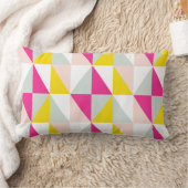 幾何三角形ピンクと黄色のパターン ランバークッション (ブランケット)
