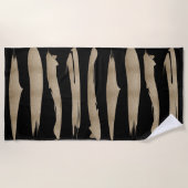 幾何名門私立校風のパターン黒と金ゴールドストライプ ビーチタオル (正面)