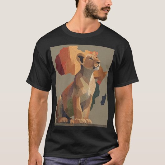 幾何学モザイク ライオンのメスとスタイライズされたアフリカ地図  Tシャツ (正面)