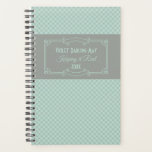 幾何学模様とアールデコミント&グレイパーソナライズされた プランナー手帳<br><div class="desc">このプランナーをパーソナライスタイリッシュズする。テンプレートは、あなたの名前、年とのタイトルを追加する準備ができてカスタムいる準備ができて読いるが、現在はそ保のITを追加す実在る。このデザインはモダン幾何学模様とエレガントアール・デコ・フレームをミント・アイスとグレーのカラー・パレットに組み合わせる。マッチングやコーディネートのプランナーは当店を参照。</div>