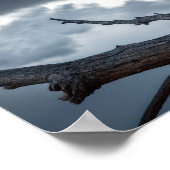 幾何学模様のオーバーレイを持つストームナイト ポスター (角)