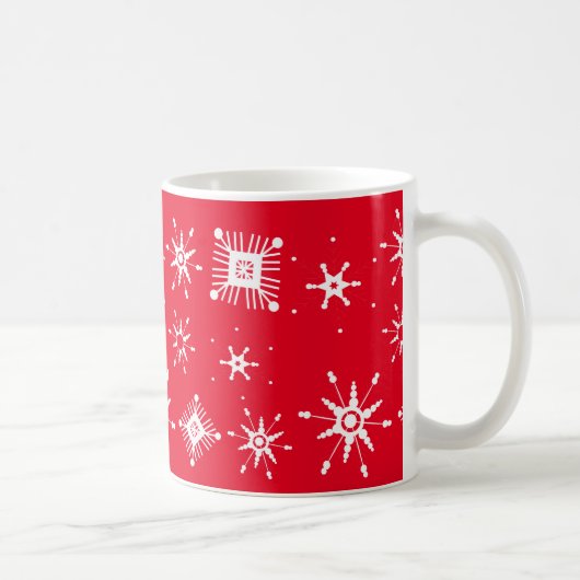 幾何学模様の雪の結晶のデザインの赤いコーヒーマグカップ コーヒーマグカップ (右)