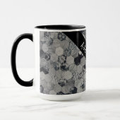 幾何学模様（灰色、白、黒） マグカップ (左)