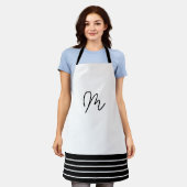 幾何学白黒モノグラム エプロン (着用した状態)