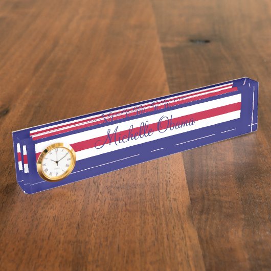 幾何学的なアクリルの名札の時計の赤白青 デスクネームプレート (側面)