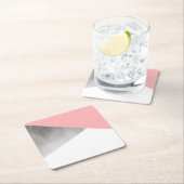 幾何学的なエレガントでモダンでフェイクな銀製の赤面のピンク スクエアペーパーコースター (インサイチュ)