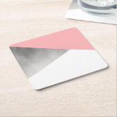 幾何学的なエレガントでモダンでフェイクな銀製の赤面のピンク スクエアペーパーコースター (アングル)