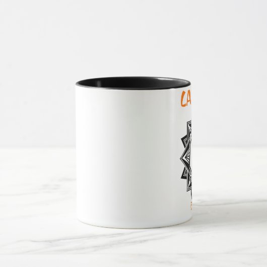 幾何学的なオレンジと黒猫の母 – 母のための贈り物 マグカップ (中央)