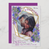 幾何学的なゴールドとラベンダーの花のエンゲージメント 招待状 (正面/裏面)