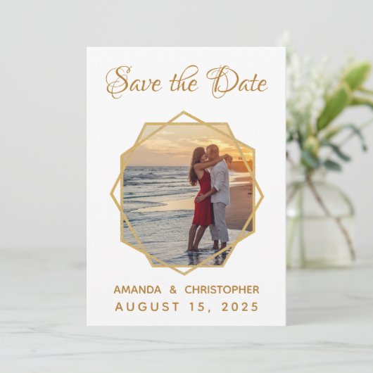 幾何学的なゴールドフレームの写真とカリグラフィー結婚式のSave the Date セーブザデート (スタンド正面)