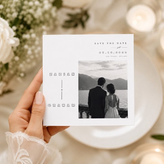 幾何学的なタイポグラフィの結婚式セーブ・ザ・デートカード。 セーブザデート