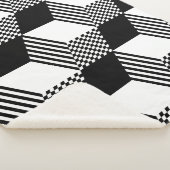 幾何学的なダイヤモンド柄 ブラック&ホワイト シェルパケット シェルパブランケット (3/4)