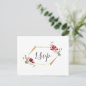 幾何学的なバーガンディの花とユーカリの結婚式出欠確認カード インビテーションポストカード (スタンド正面)